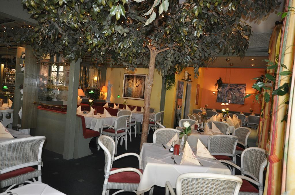 Hotel Restaurant "Athen" Münstermaifeld Exteriör bild